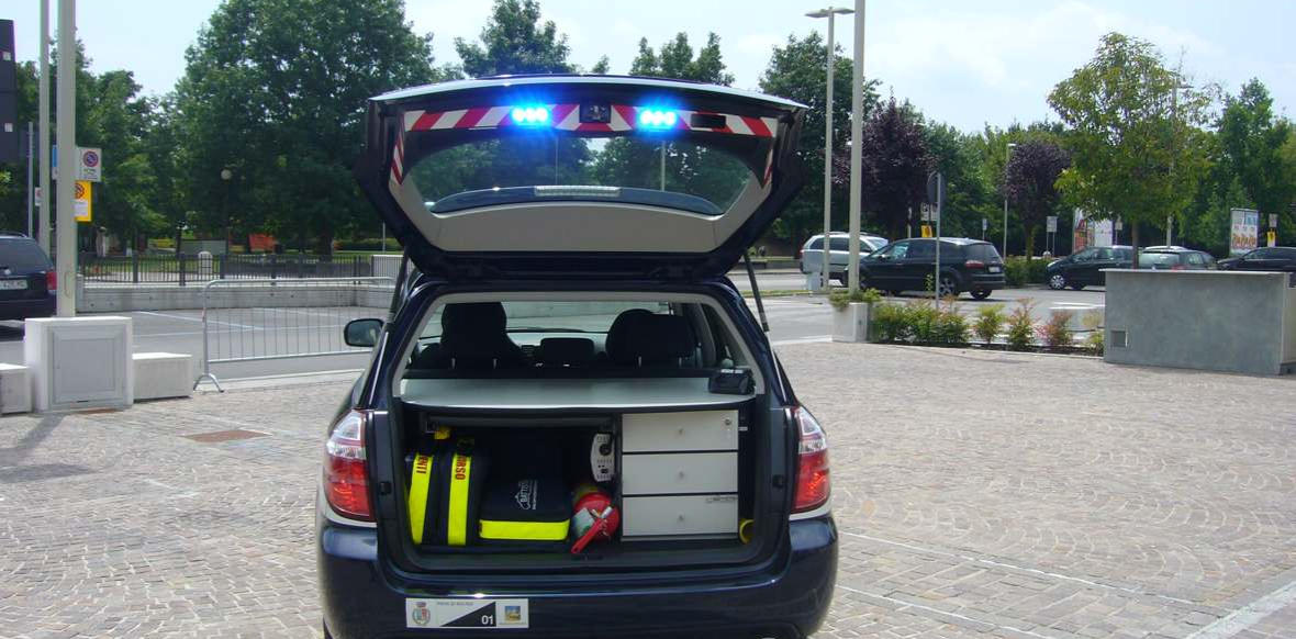 LED opozorilna luč za specializirana vozila